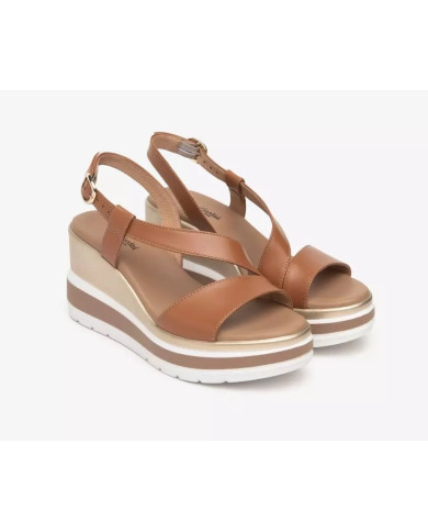 SANDALO CON ZEPPA NEROGIARDINI DONNA ARMENIA COGNAC POLI.USSITA E513520D/329