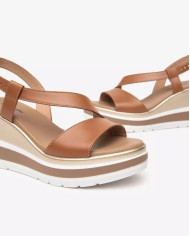 SANDALO CON ZEPPA NEROGIARDINI DONNA ARMENIA COGNAC POLI.USSITA E513520D/329