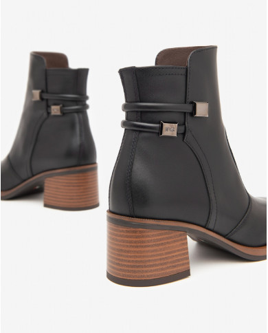 TRONCHETTI NEROGIARDINI DONNA GUANTO NERO TR CANBERRA T.MORO TACCO 5CM I411303D/100