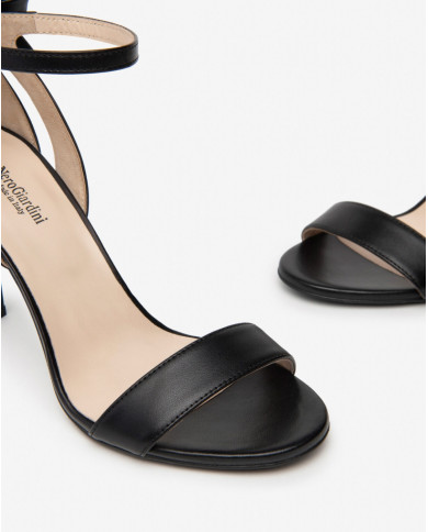 SANDALI CON TACCO NEROGIARDINI PELLE NERO TACCO 9,5CM E410111DE/100