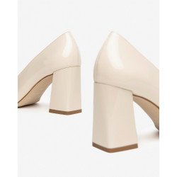 DECOLLETE' NEROGIARDINI VERNICE LATTE TACCO 8CM E409491D/711