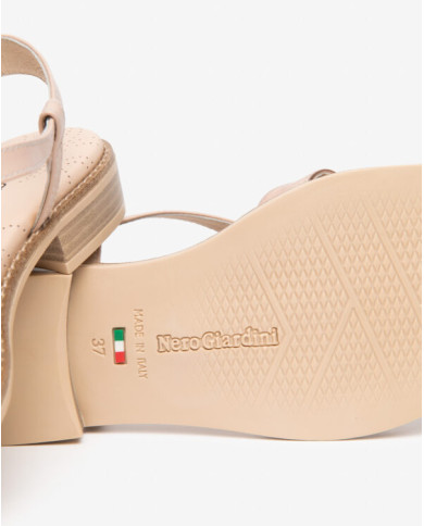 SANDALO CON TACCO NEROGIARDINI DONNA SPARTA OSSO T.BRILL PHARD ARMENIA CIPRIA TR BEVAGNA 592 BEIGE E615890D/713